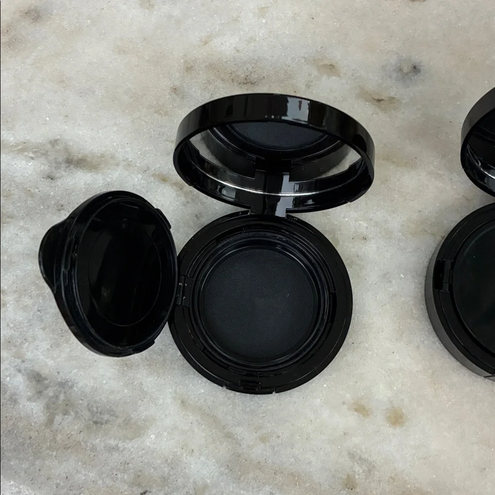 2 empty Chanel refillable compacts - Picture 12 of 16
